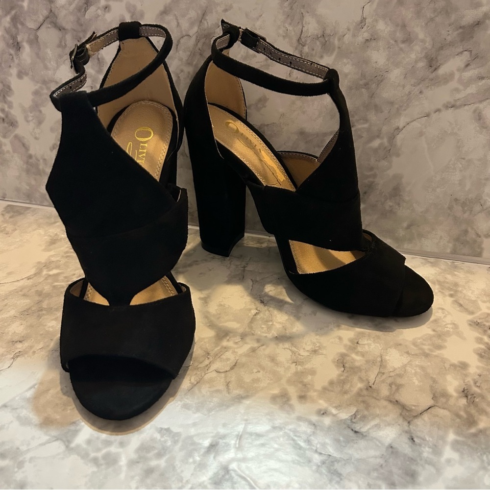 Olivia Ferragamo Black Faux Suede Open Toe Ankle Strap Heels Size 6